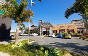  Hinterland Hotel Nerang  Серферс-Парадайс